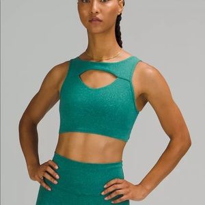 ⚜️ Lululemon Everlux cut-out Train sports bra in crunch teal lagoon size 4